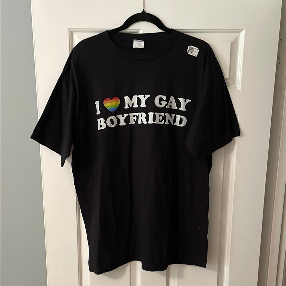 I love my gay boyfriend Black Short Sleeve Tee XL new rainbow